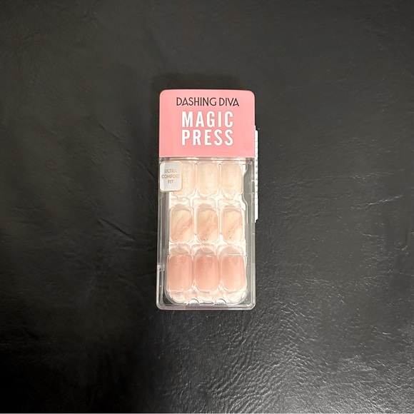 Dashing Diva Magic Press (Mani) – MGL133RR Candy Yum - Picture 3 of 5